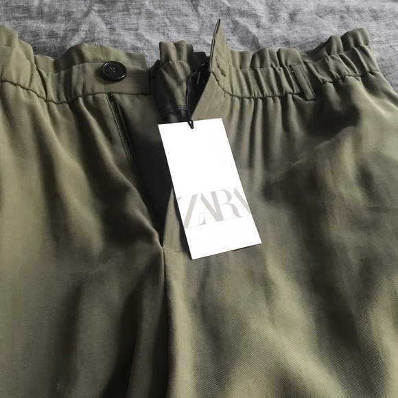 Flowy olive pants perfect for spring. Never worn! - Picture 3 of 6